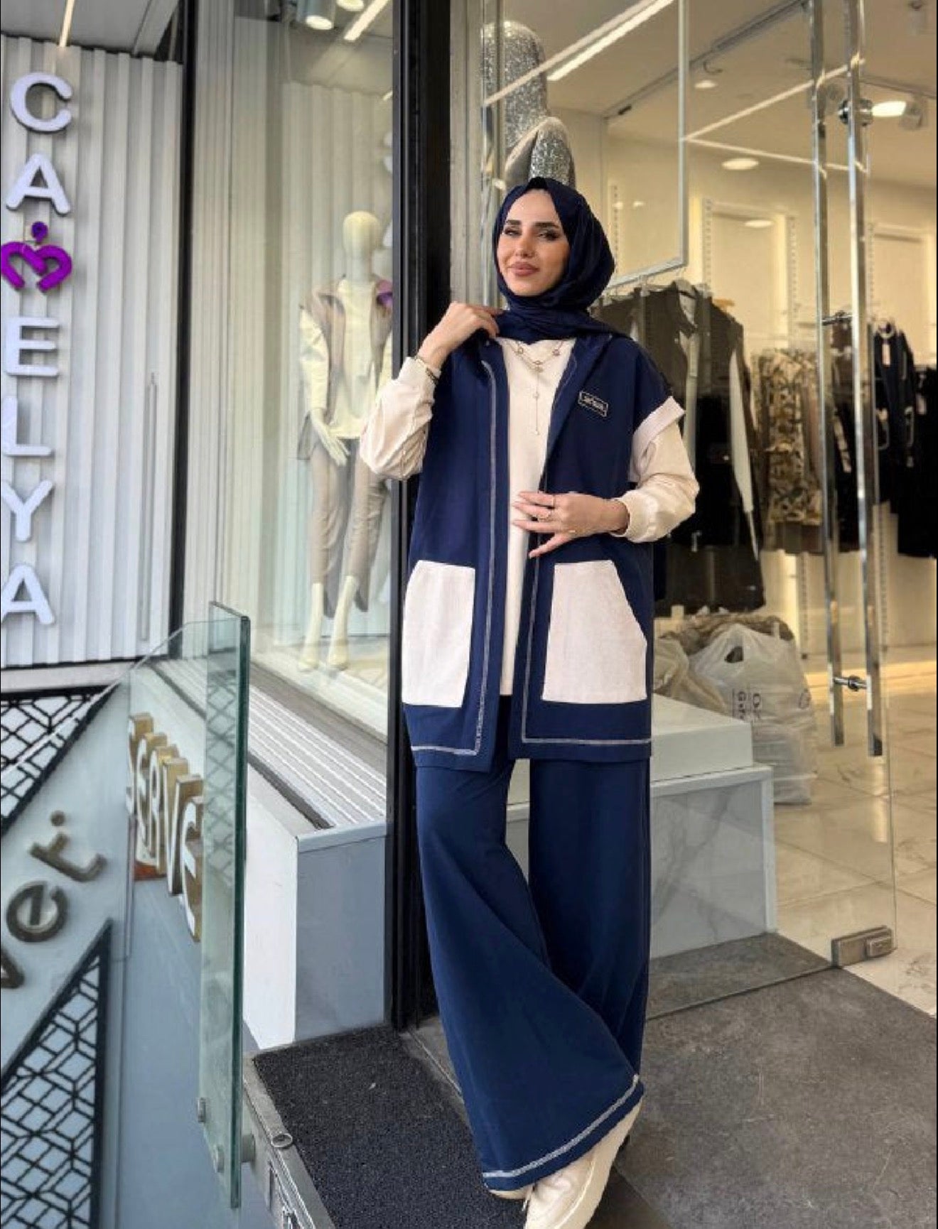Three Piece Lounge set - Navy