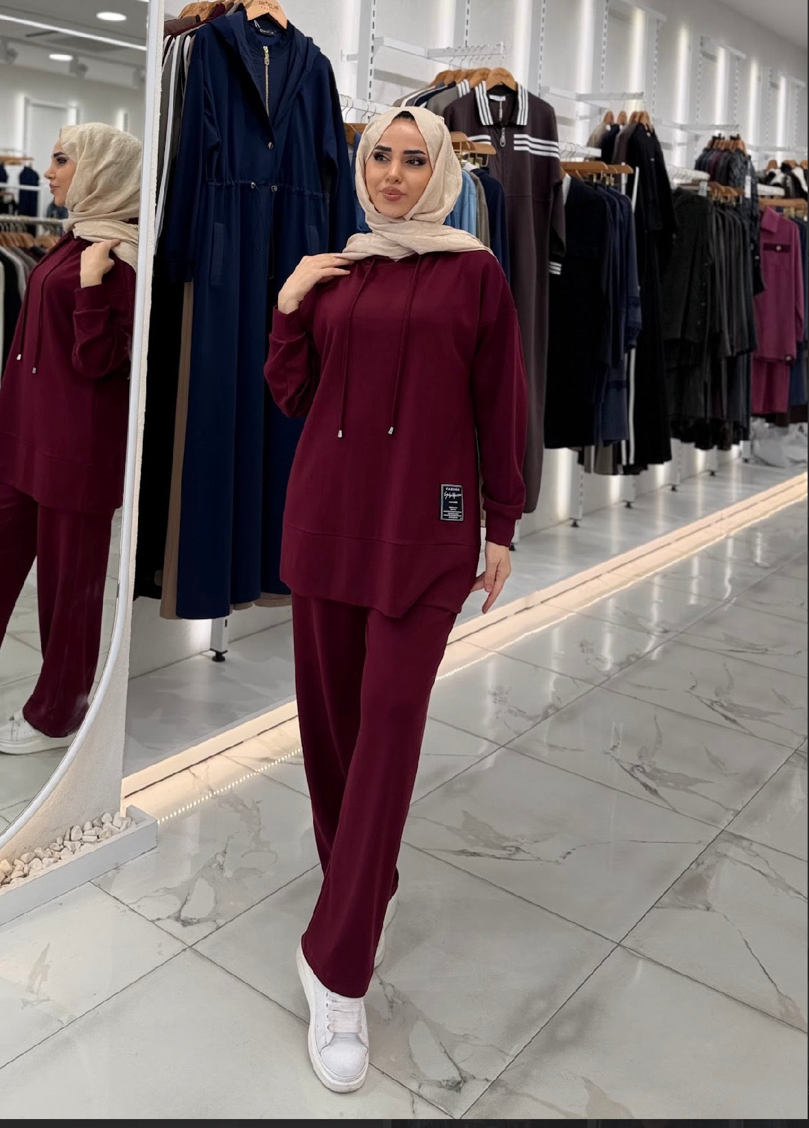 Two-piece Everyday Tracksuit in Burgundy